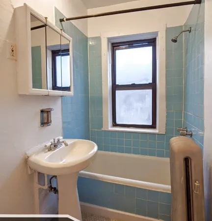 $1,795 | 2714 North Spaulding Avenue, Unit 2II, Chicago, IL 60647