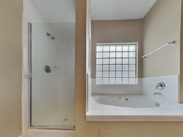 $2,595 | 11911 Lakewood Hills Drive, Tomball, TX 77377