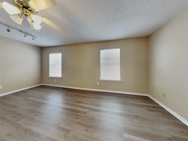 $2,595 | 11911 Lakewood Hills Drive, Tomball, TX 77377