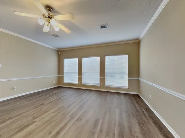 $2,595 | 11911 Lakewood Hills Drive, Tomball, TX 77377