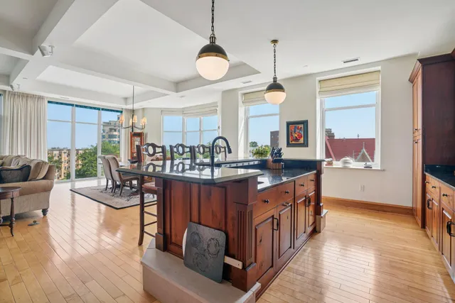 $750,000 | 1313 North Franklin Place, Unit 404, Milwaukee, WI 53202