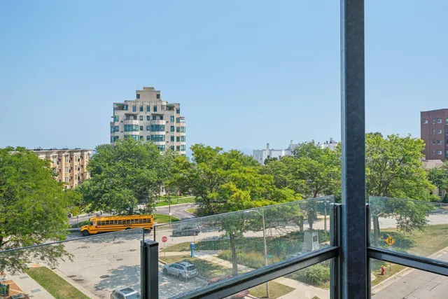 $750,000 | 1313 North Franklin Place, Unit 404, Milwaukee, WI 53202