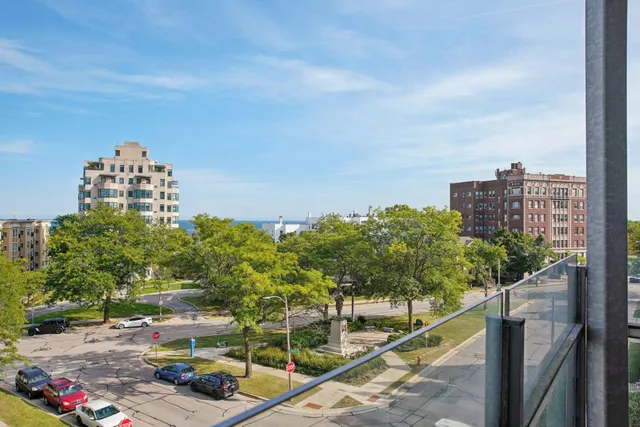 $750,000 | 1313 North Franklin Place, Unit 404, Milwaukee, WI 53202