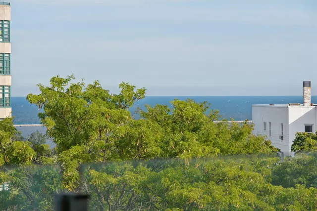 $750,000 | 1313 North Franklin Place, Unit 404, Milwaukee, WI 53202