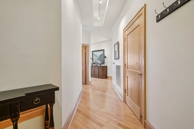 $750,000 | 1313 North Franklin Place, Unit 404, Milwaukee, WI 53202