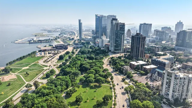 $750,000 | 1313 North Franklin Place, Unit 404, Milwaukee, WI 53202