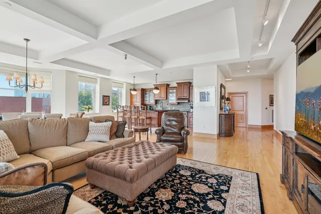 $750,000 | 1313 North Franklin Place, Unit 404, Milwaukee, WI 53202