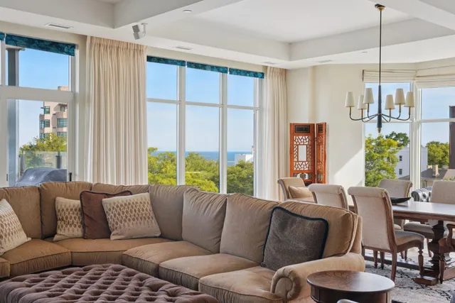 $750,000 | 1313 North Franklin Place, Unit 404, Milwaukee, WI 53202