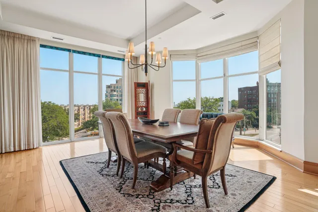 $750,000 | 1313 North Franklin Place, Unit 404, Milwaukee, WI 53202