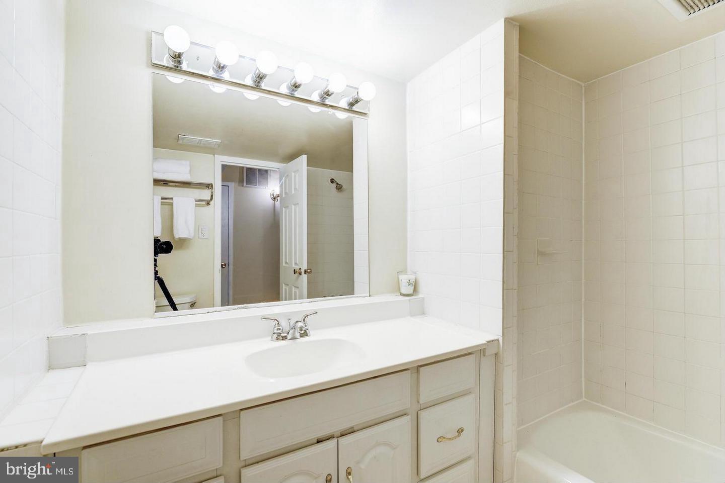 2624 Fort Farnsworth Road, Unit 212 Alexandria, VA 22303 - Photo 15 of 20