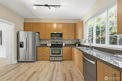 $690,000 | 22672 Northeast Alder Crest Lane, Redmond, WA 98053