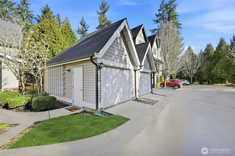 $690,000 | 22672 Northeast Alder Crest Lane, Redmond, WA 98053