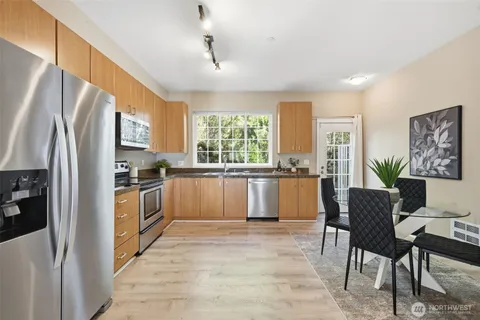 $690,000 | 22672 Northeast Alder Crest Lane, Redmond, WA 98053