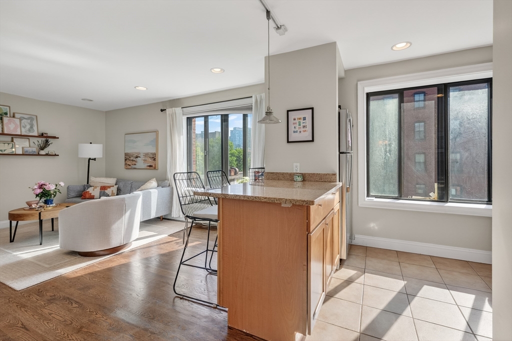 9 Appleton Street, Unit 310 Boston, MA 02116 - Photo 3 of 15