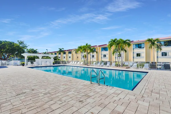 $624,000 | 88540 Overseas Highway, Unit 304, Tavernier, FL 33070