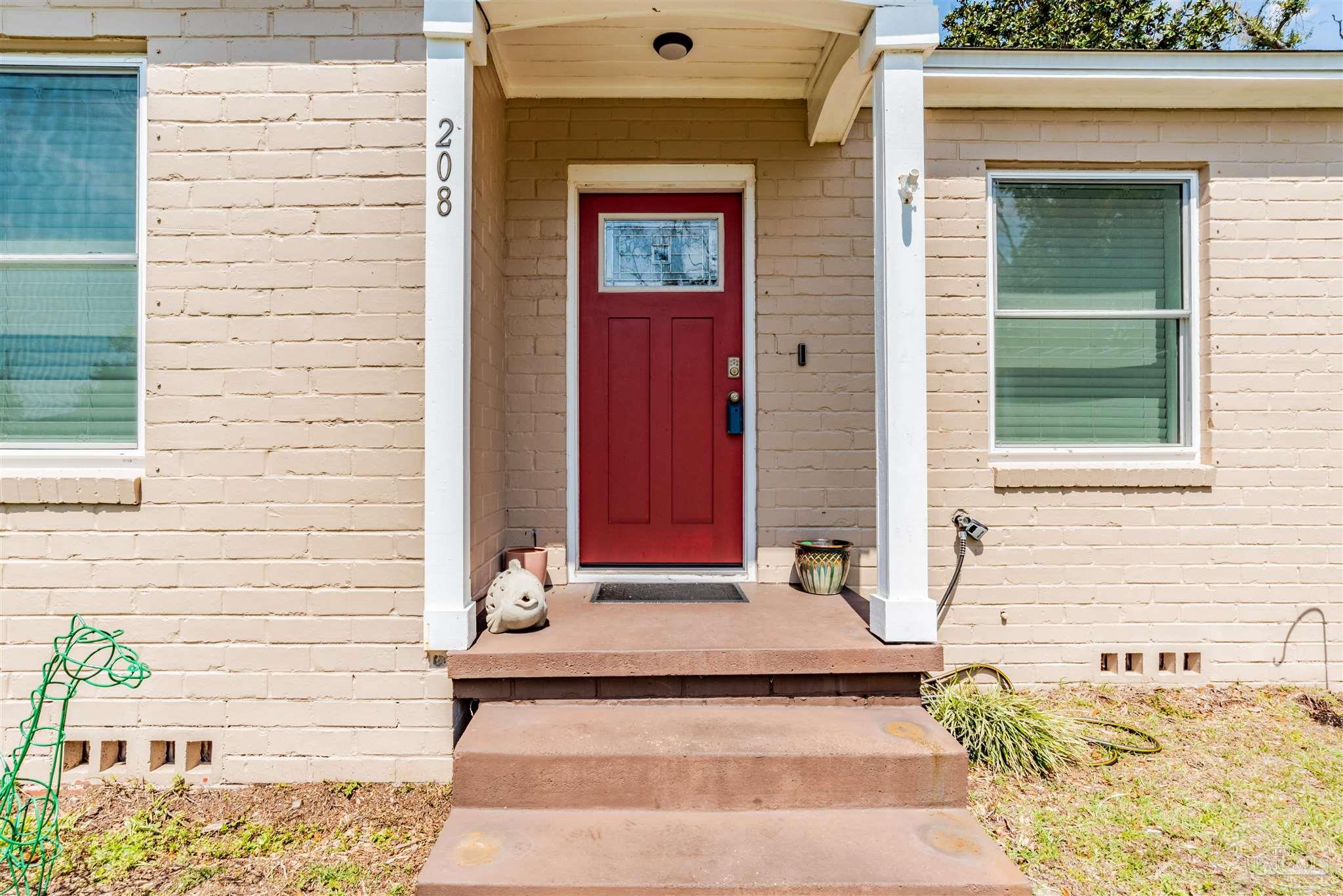 208 Bryant Road Pensacola, FL 32507 - Photo 3 of 25
