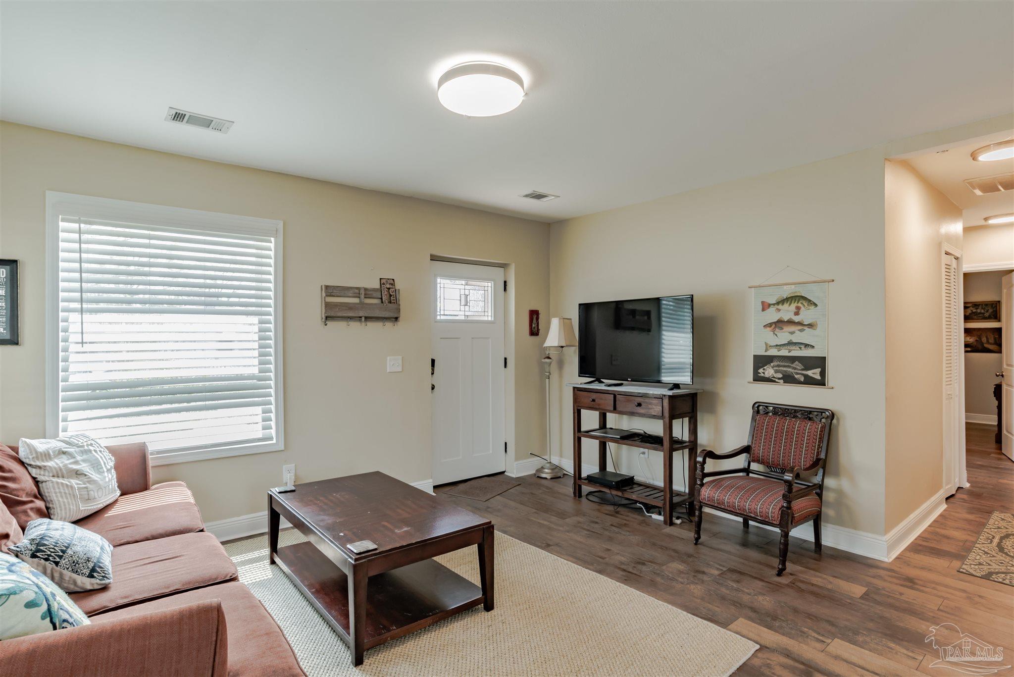 208 Bryant Road Pensacola, FL 32507 - Photo 5 of 25