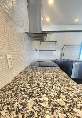 $1,800 | 3811 Northwest 84th Avenue, Unit 2B, Sunrise, FL 33351