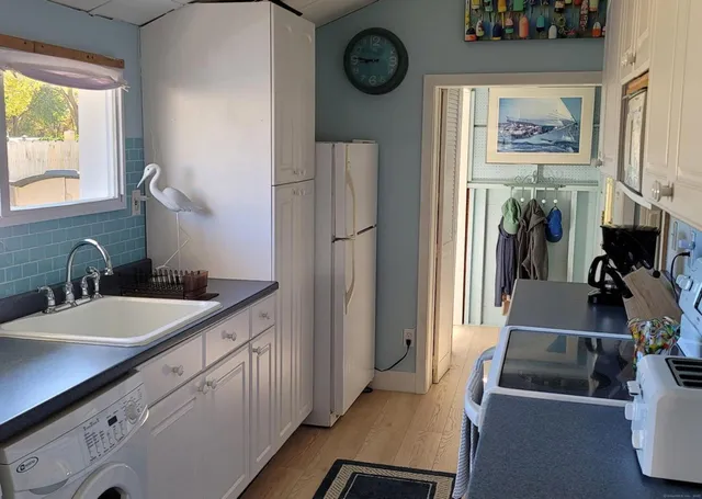 $164,900 | 7 3rd Street, Madison, CT 06443