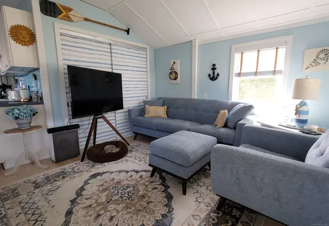 $164,900 | 7 3rd Street, Madison, CT 06443