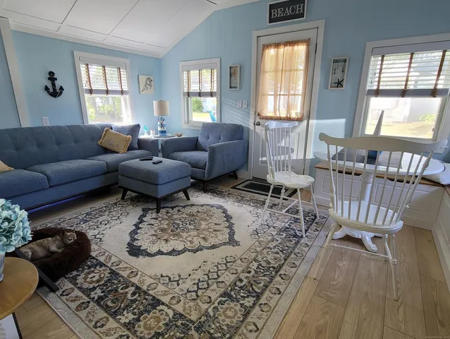 $164,900 | 7 3rd Street, Madison, CT 06443