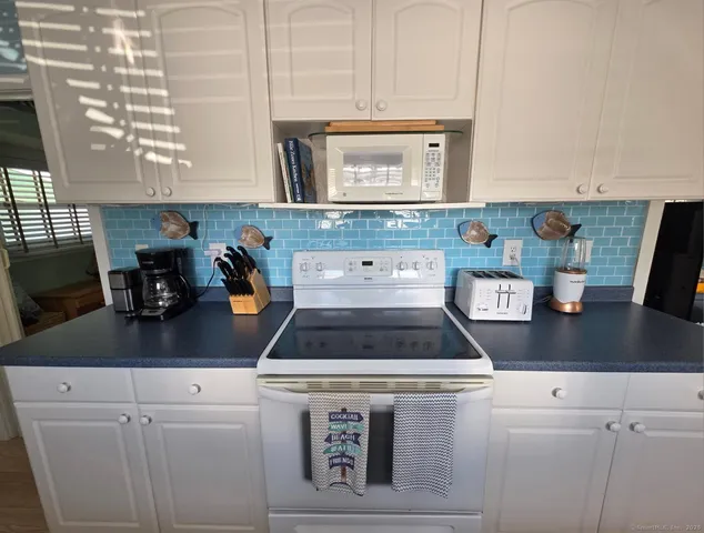 $164,900 | 7 3rd Street, Madison, CT 06443