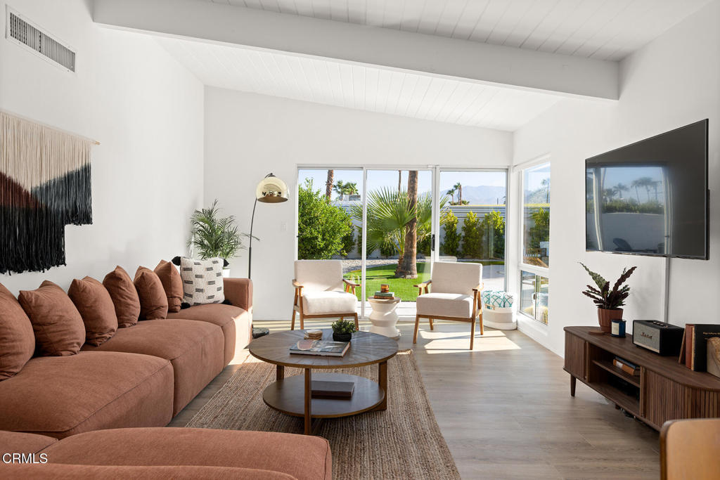 795 East Racquet Club Road Palm Springs, CA 92262 - Photo 6 of 41 004-DZ5A6152 Web