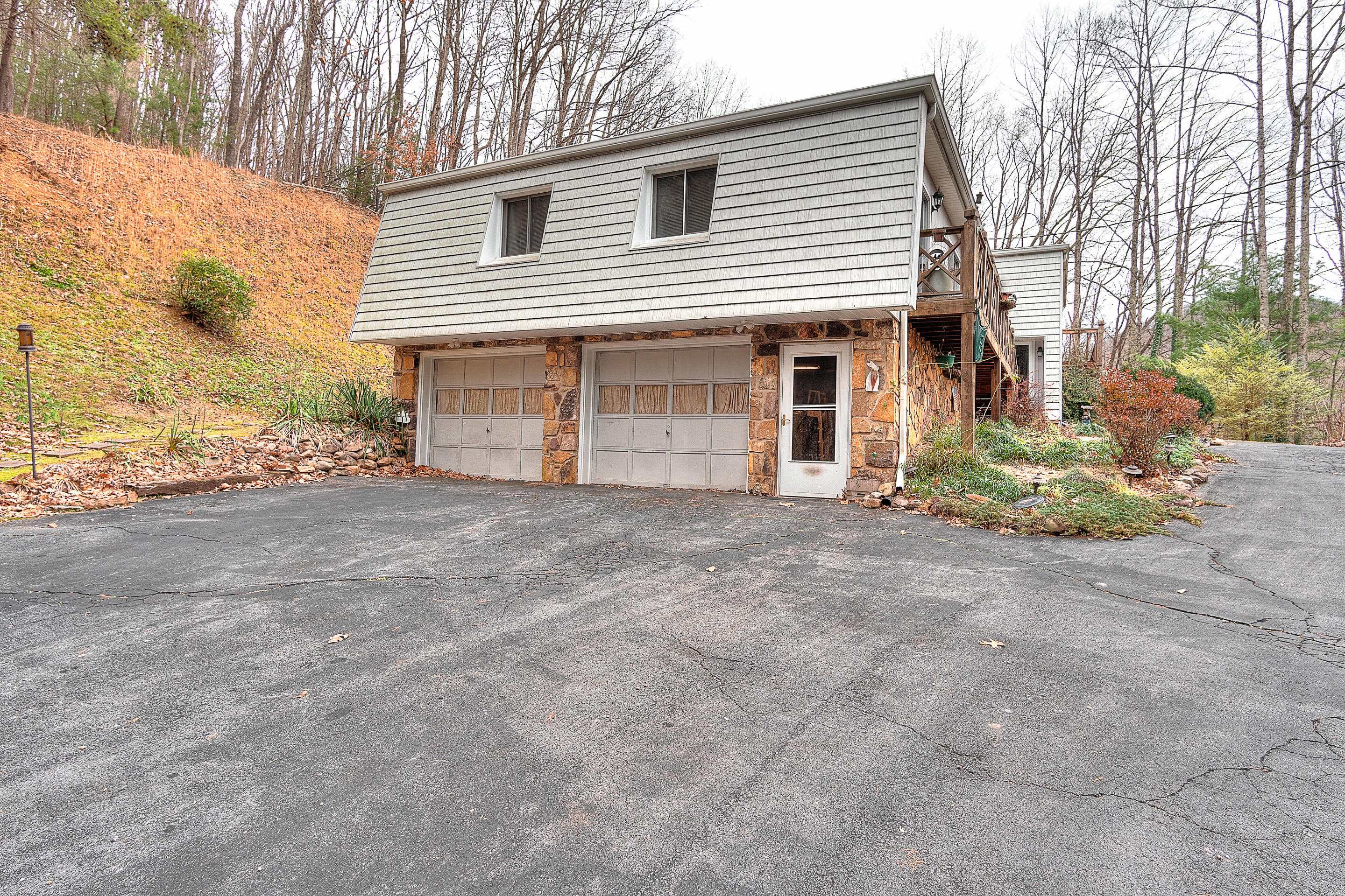 2845 Siam Road Elizabethton, TN 37643 - Photo 6 of 48 exterior_mls-22