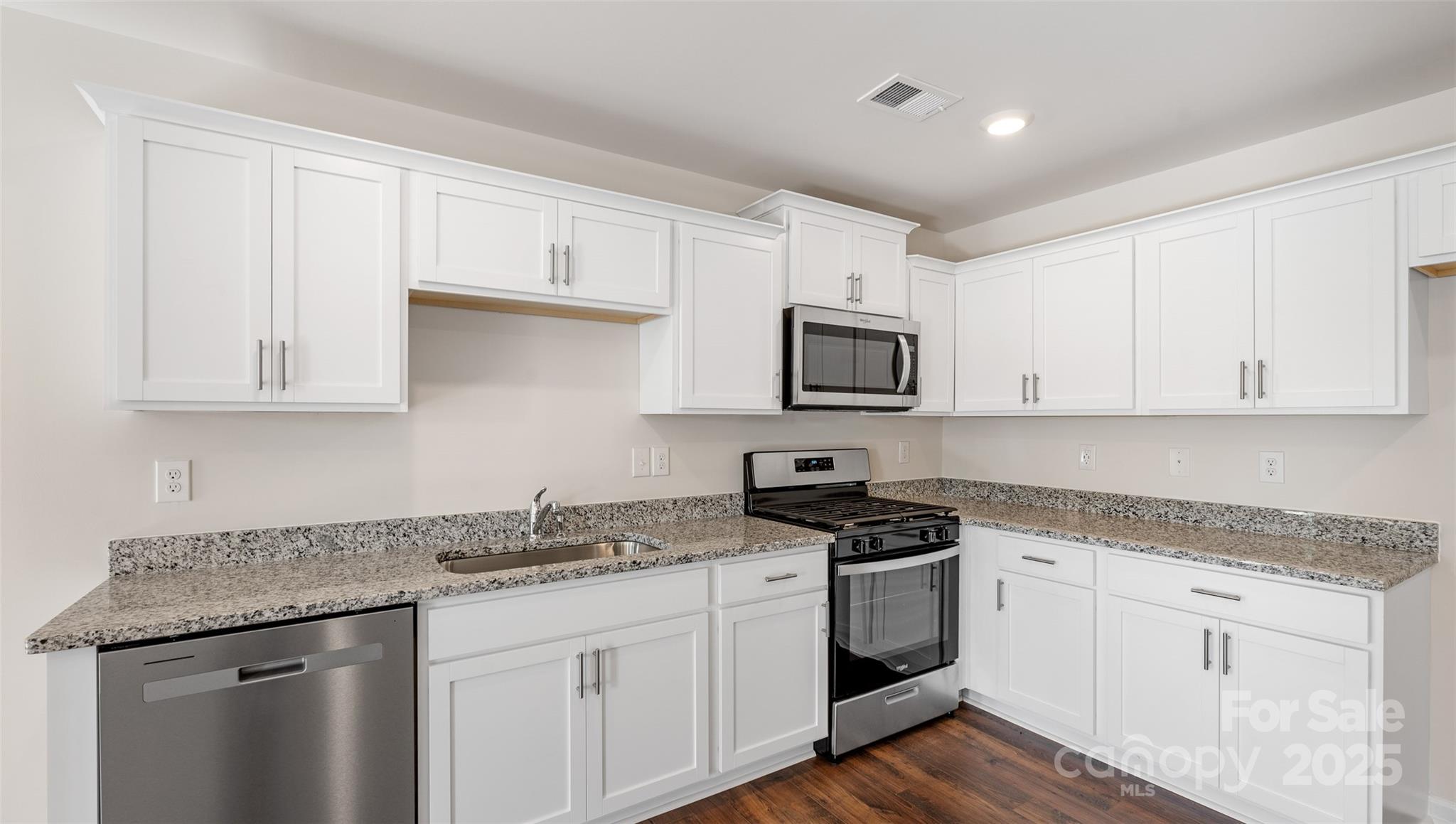 4677 Fanning Road Hickory, NC 28602 - Photo 15 of 25 Gallery Image 15