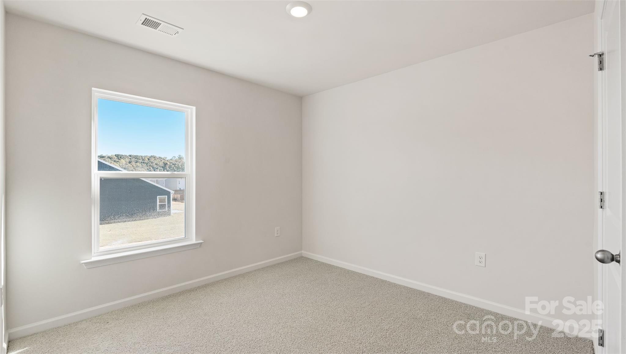 4677 Fanning Road Hickory, NC 28602 - Photo 9 of 25 Gallery Image 9