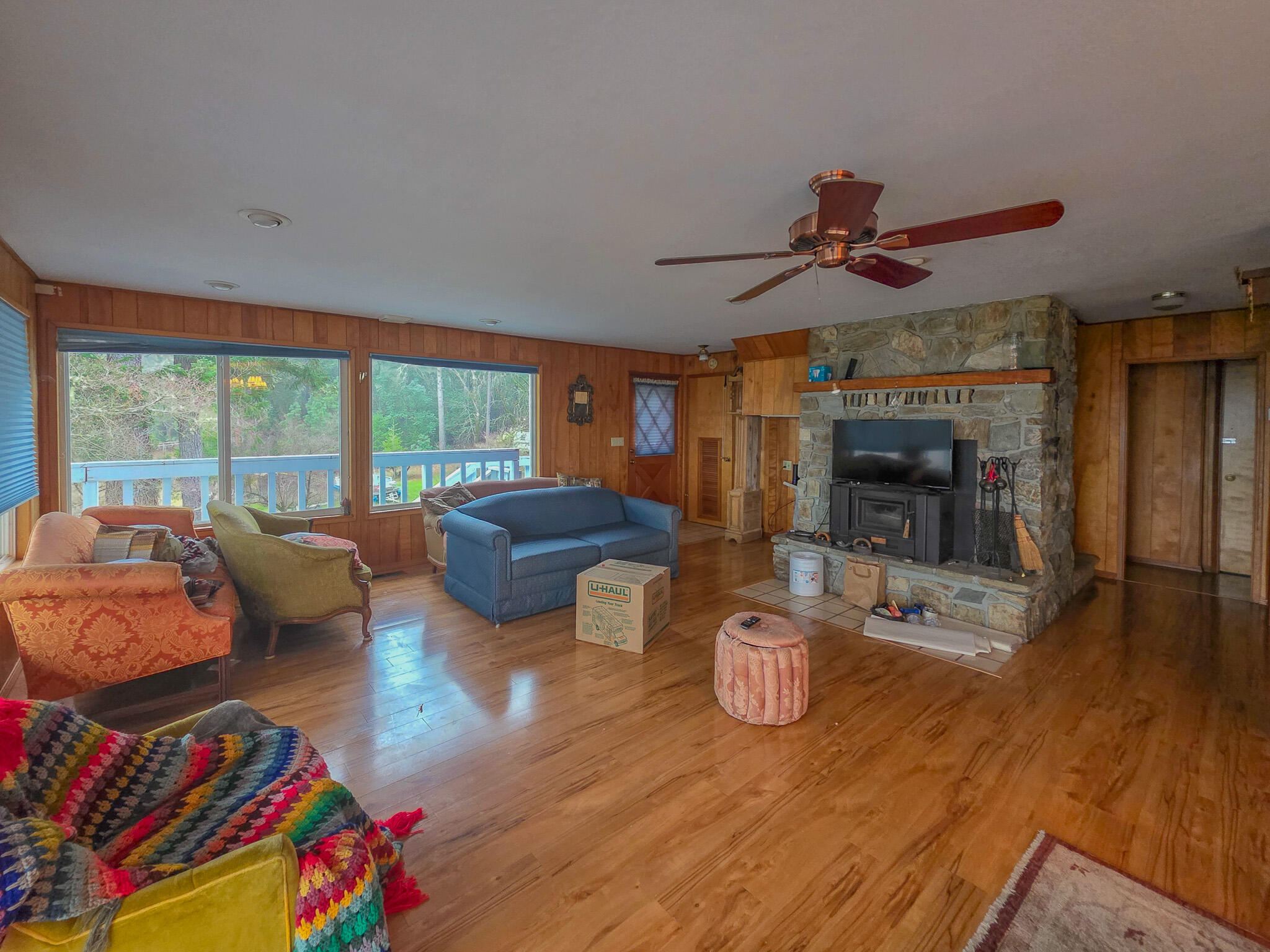 250 Bolt View Road Grants Pass, OR 97527 - Photo 14 of 41 20260114_153950