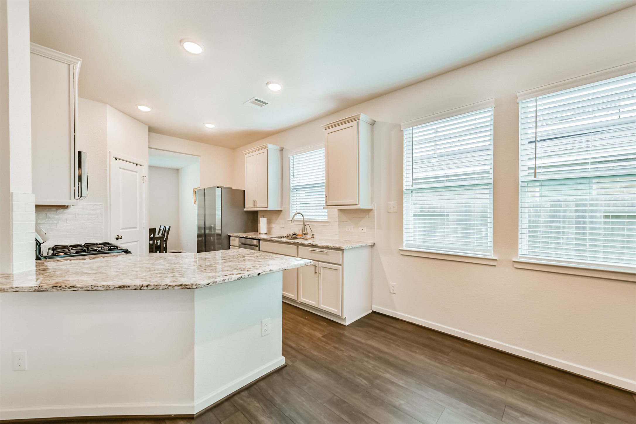 370 Weimer Lagoon Road La Porte, TX 77571 - Photo 10 of 32
