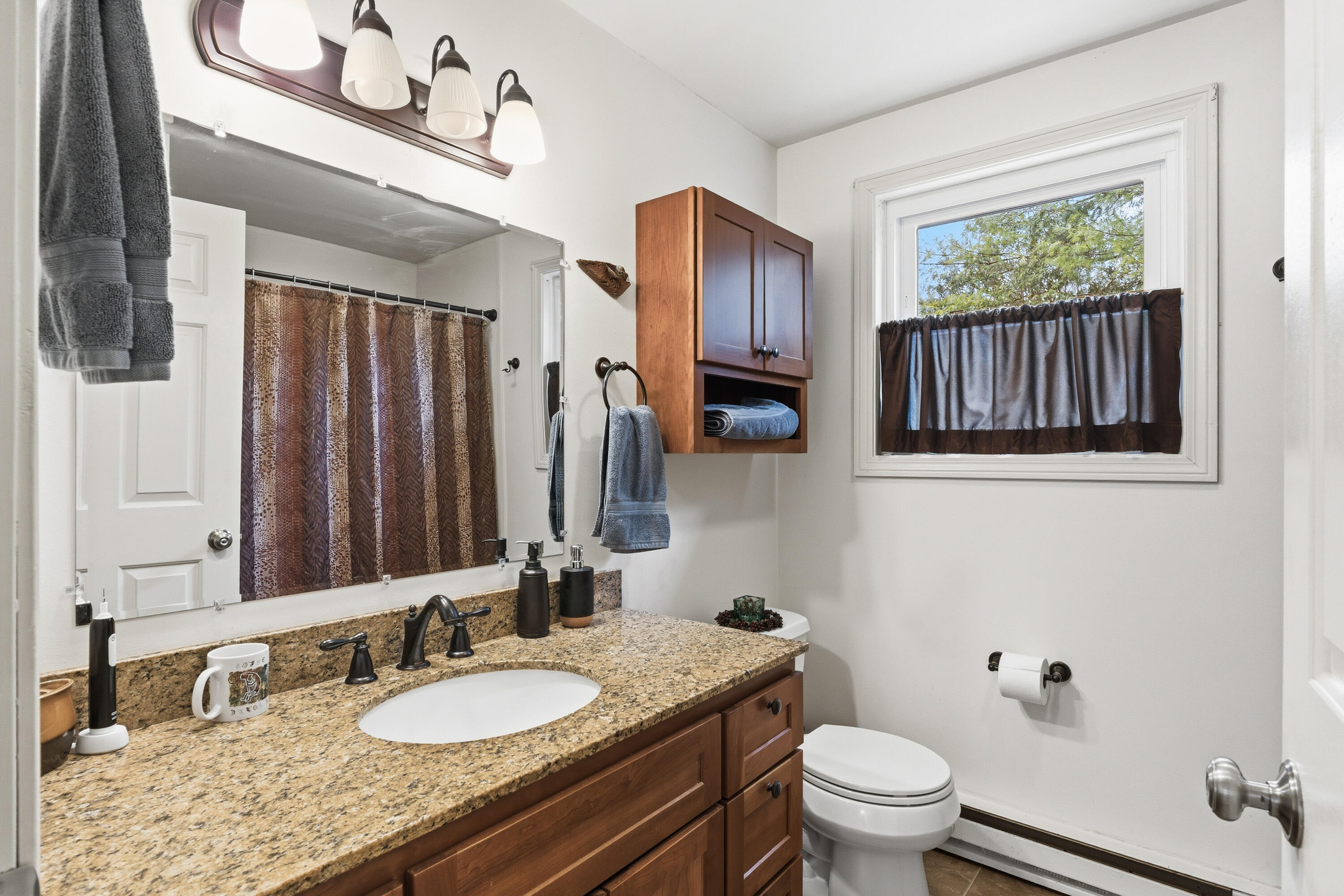 84 Willow Grove Road, Unit 84 Brunswick, ME 04011 - Photo 28 of 52 First Floor Bathroom