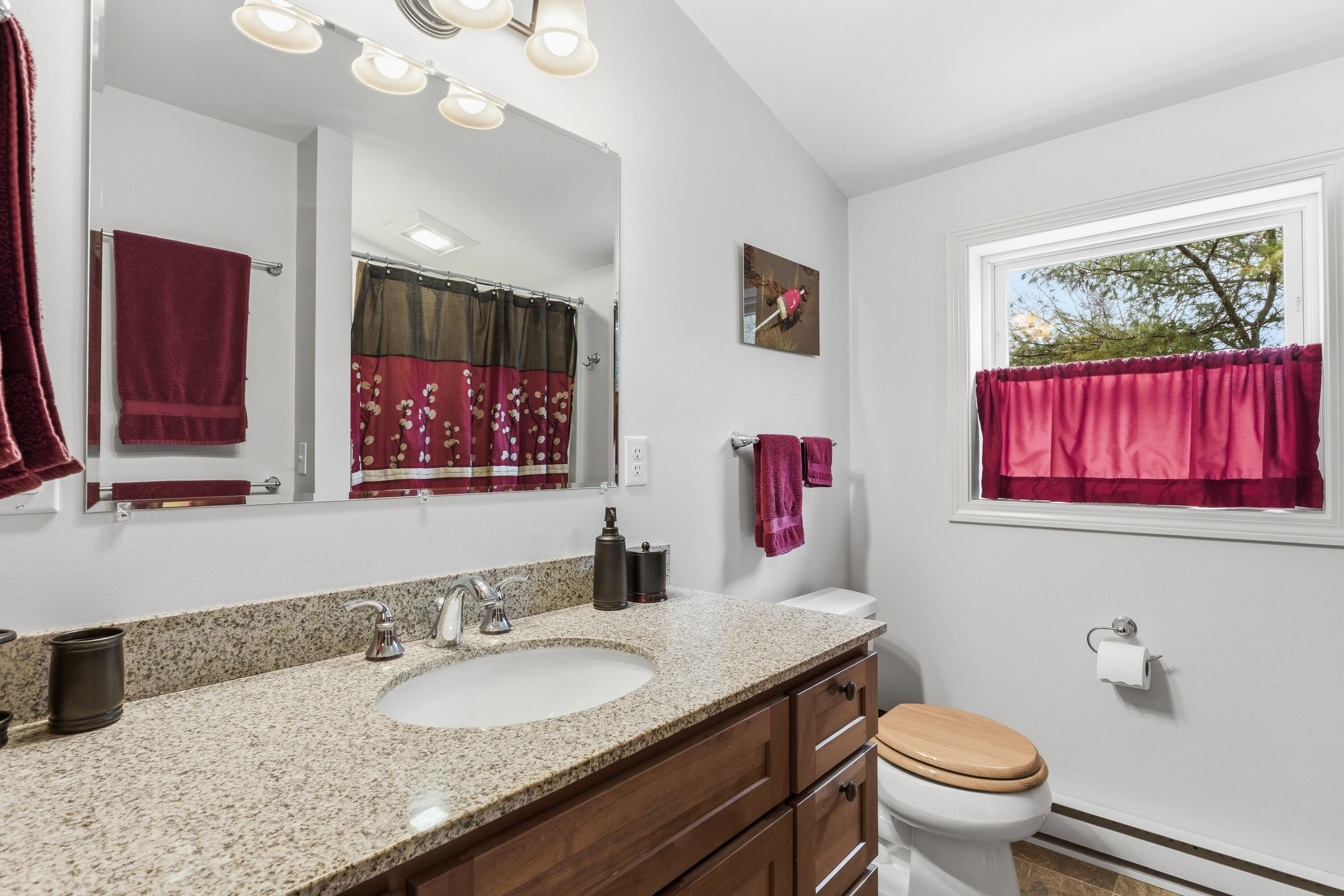 84 Willow Grove Road, Unit 84 Brunswick, ME 04011 - Photo 32 of 52 Second Floor Bathroom