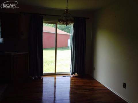 10480 Henderson Road Corunna, MI 48817 - Photo 7 of 22 20439432-6.JPG