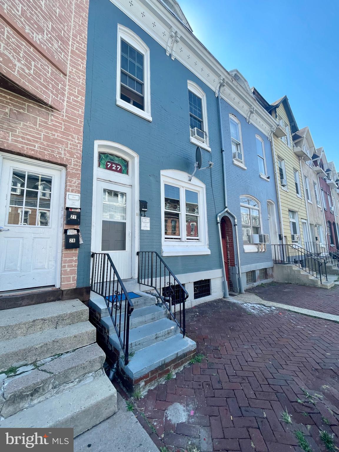 727 North 10th Street Reading, PA 19604 - Photo 1 of 5