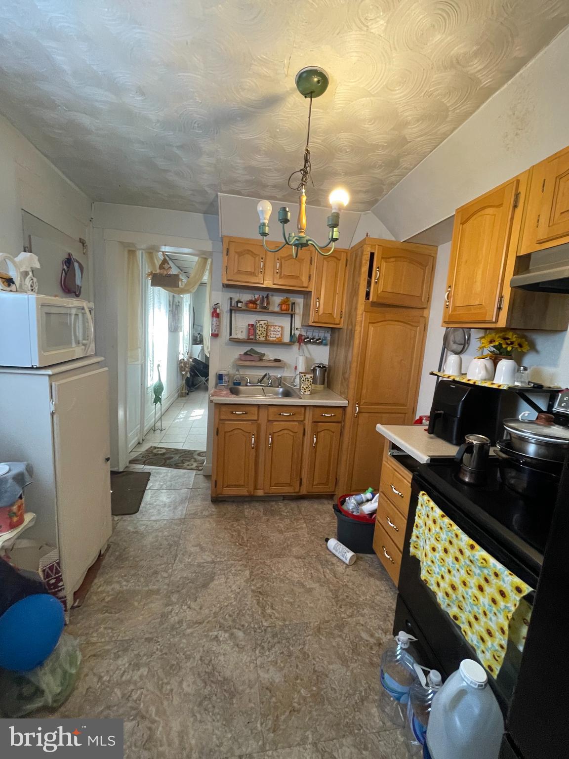 727 North 10th Street Reading, PA 19604 - Photo 4 of 5