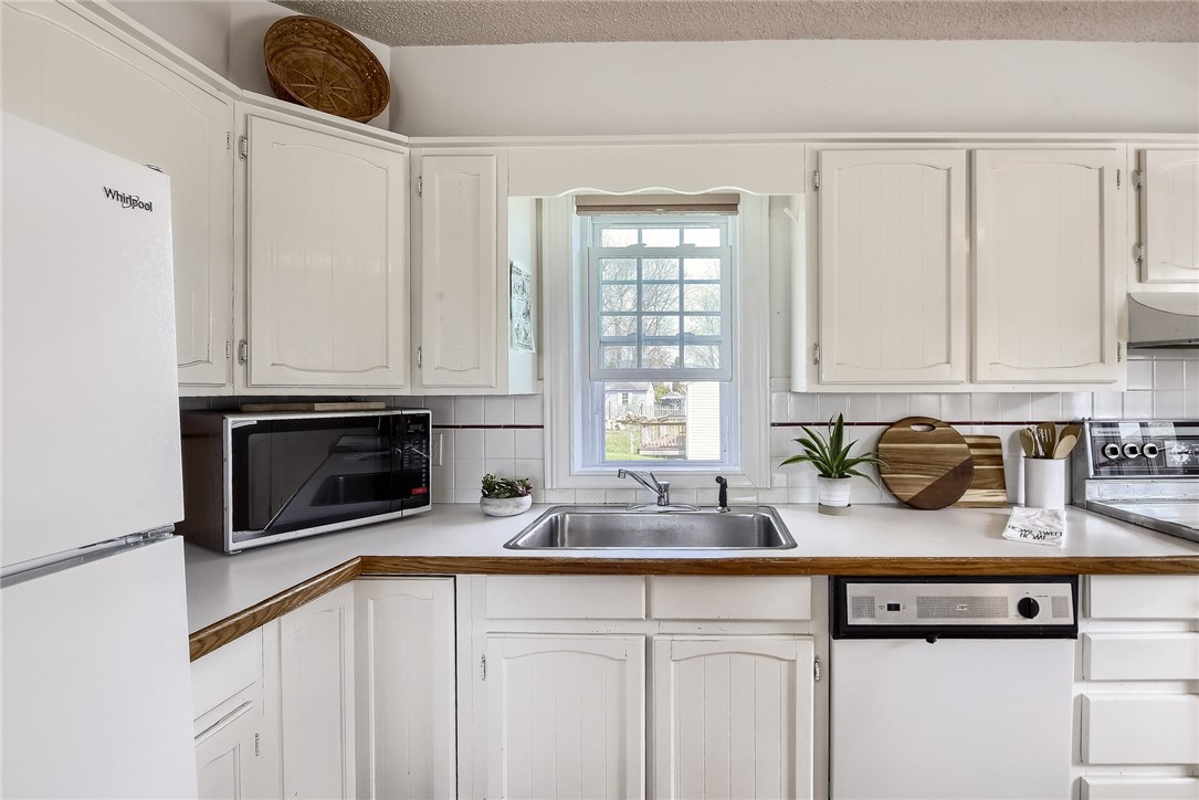 35 Flintstone Road Narragansett, RI 02882 - Photo 13 of 37