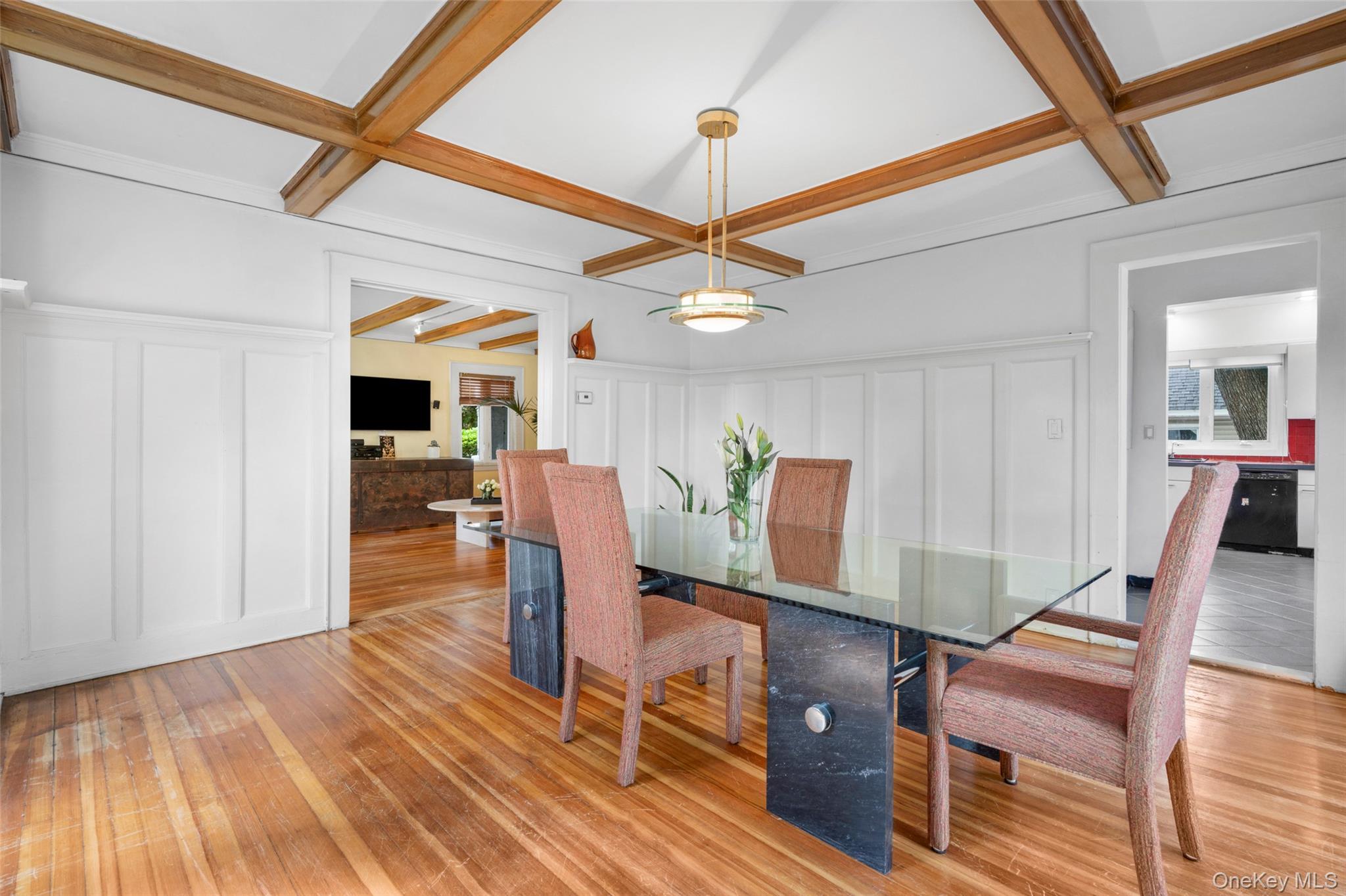 197 Coligni Avenue New Rochelle, NY 10801 - Photo 11 of 36