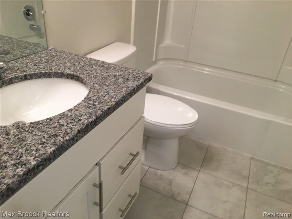 2861 Hartwick Drive, Unit 132 Rochester, MI 48307 - Photo 19 of 24