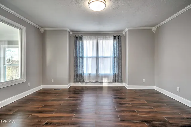 $334,900 | 16106 Lee Highway, Bristol, VA 24202