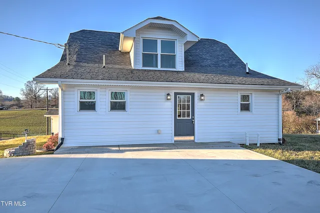 $334,900 | 16106 Lee Highway, Bristol, VA 24202