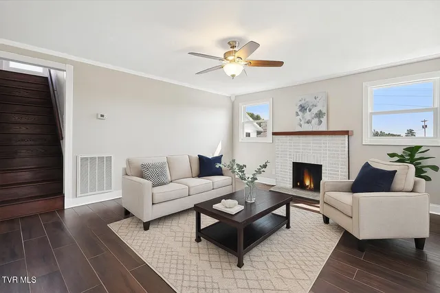 $334,900 | 16106 Lee Highway, Bristol, VA 24202