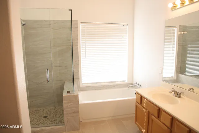 $2,550 | 16044 South 18th Avenue, Phoenix, AZ 85045