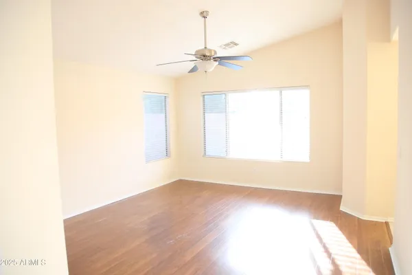 $2,550 | 16044 South 18th Avenue, Phoenix, AZ 85045