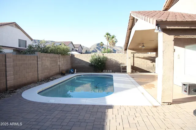 $2,550 | 16044 South 18th Avenue, Phoenix, AZ 85045