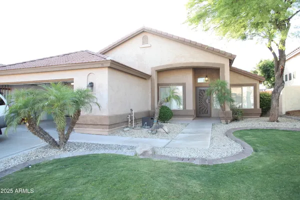 $2,550 | 16044 South 18th Avenue, Phoenix, AZ 85045