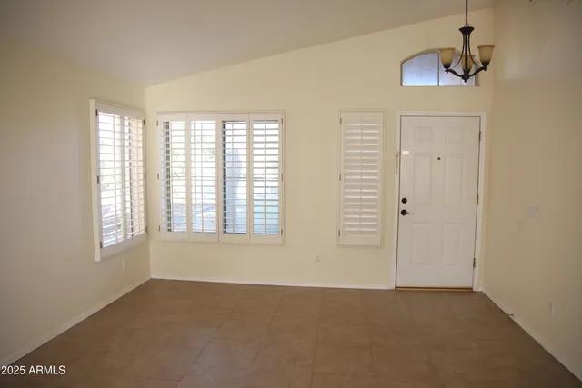 $2,550 | 16044 South 18th Avenue, Phoenix, AZ 85045