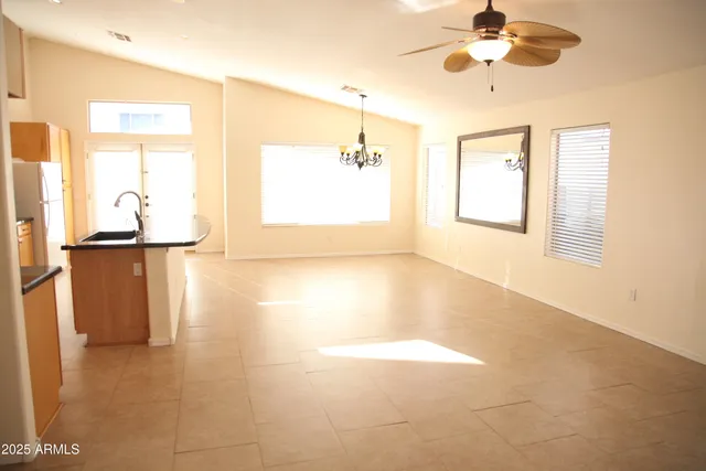 $2,550 | 16044 South 18th Avenue, Phoenix, AZ 85045