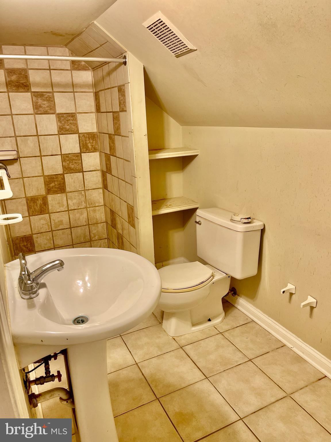 10 Avenal Road Baltimore, MD 21221 - Photo 19 of 24 Second Floor Shower